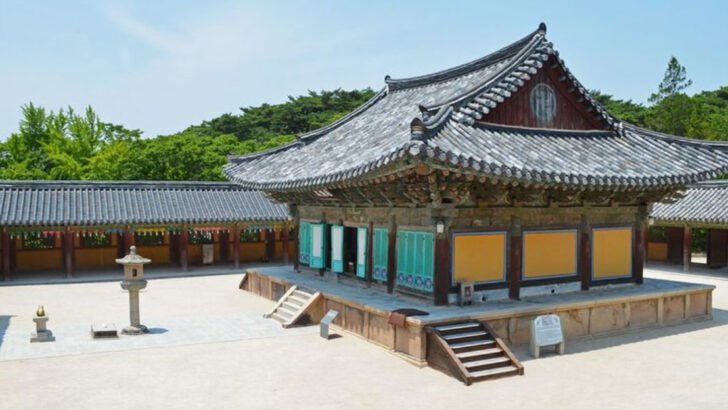 15 Breathtaking Temples Across Asia Worth Traveling For