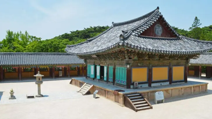 15 Breathtaking Temples Across Asia Worth Traveling For