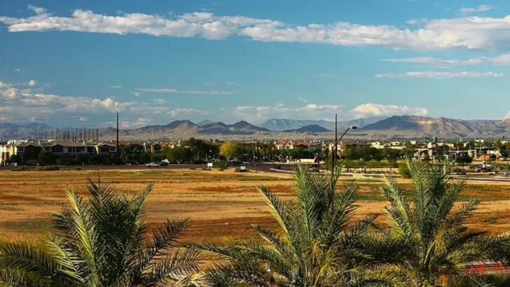 16 Southwest Suburbs That Feel Far More Colorful and Welcoming Than People Expect