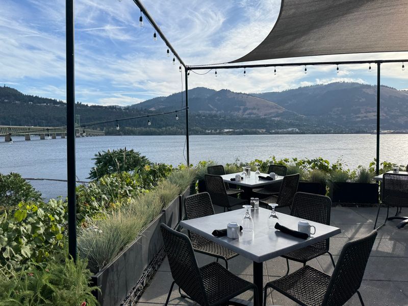 Riverside (at Hood River Inn) — Hood River (waterfront)