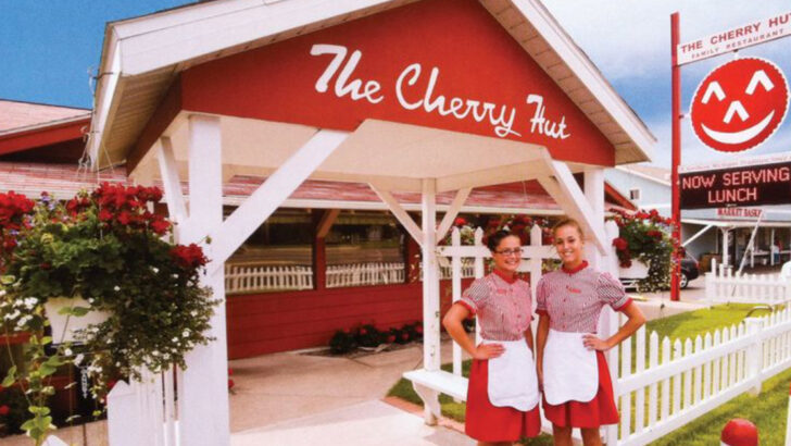 7 Illinois Diners Serving Classic Comfort Dishes Perfect for Thanksgiving Week