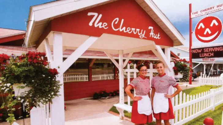 7 Illinois Diners Serving Classic Comfort Dishes Perfect for Thanksgiving Week