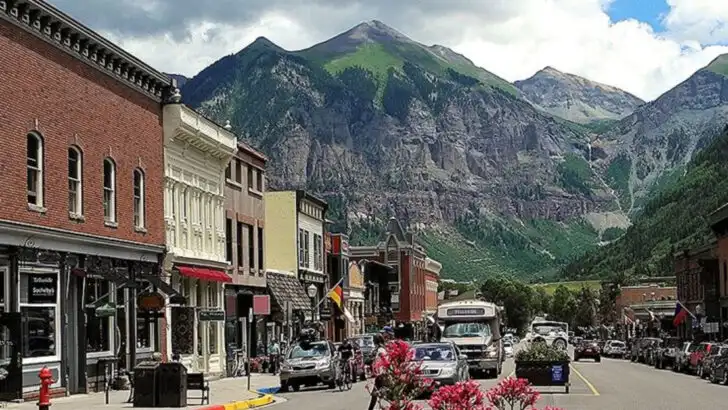 7 Small Colorado Towns I Visited in a Hurry but Still Think About Years Later