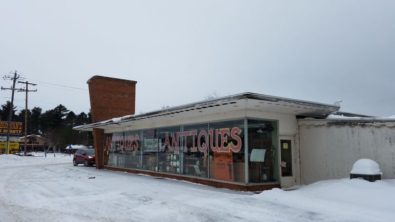 Island City Antique Market — Minocqua