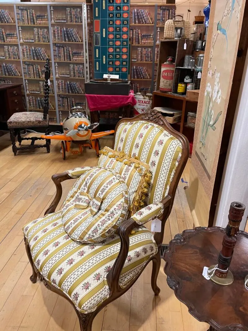 Freeport Antiques & Heirlooms Showcase