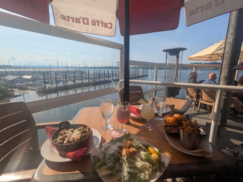 Salty’s on the Columbia — Northeast Portland