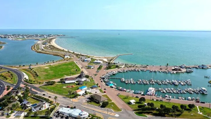 9 Gulf Coast Towns That Families Visited Every Holiday Season Before Crowds Took Over