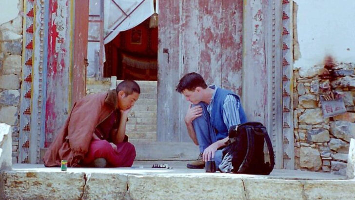 9 Small Gestures That Make Travelers Instantly Likable Anywhere