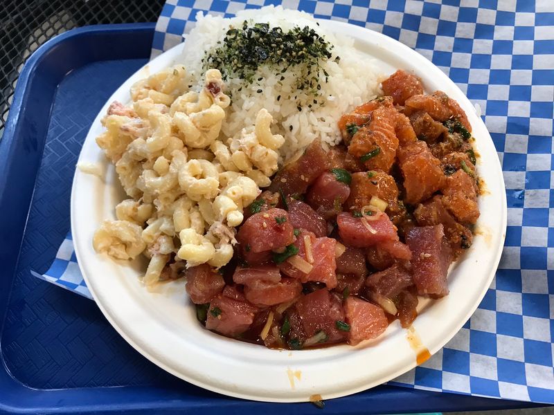 The Poke Bowl Standard-Setter