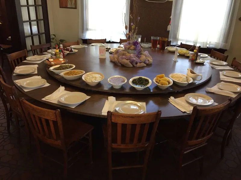 Lazy Susan Dining, Southern-Style
