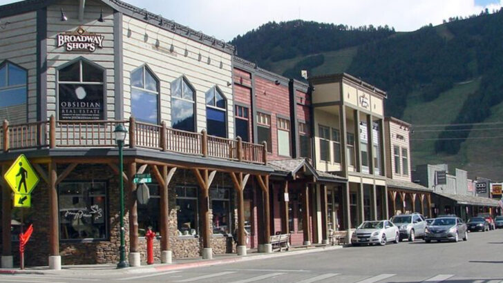 A Wyoming Mountain Town That Blends Wild Beauty, Boutique Spas, and Ranch-to-Table Dining