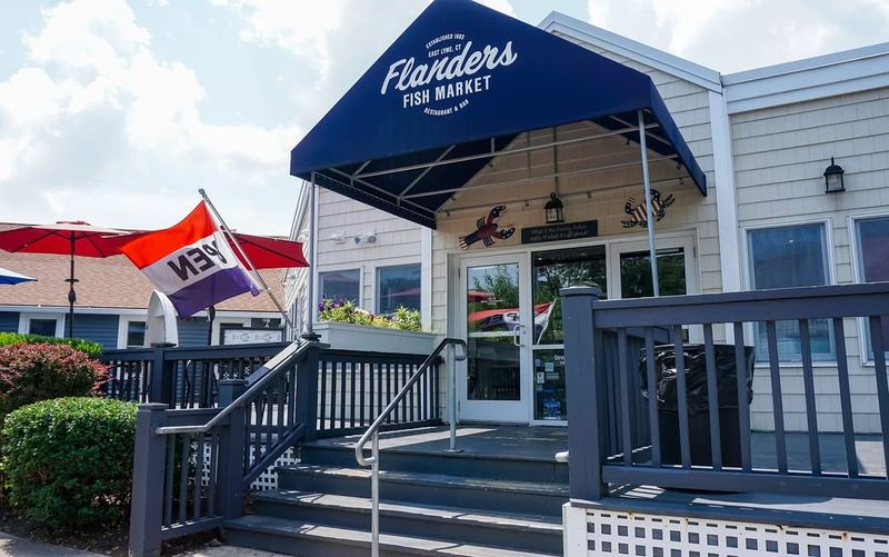 Flanders Fish Market & Restaurant — East Lyme