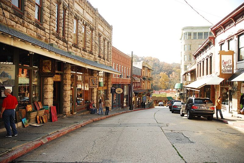 Eureka Springs, Arkansas — Victorian History and Creative Reinvention