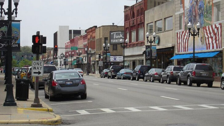 Along the rivers sit 12 Illinois towns that are affordable, relaxed, and perfect for slower living