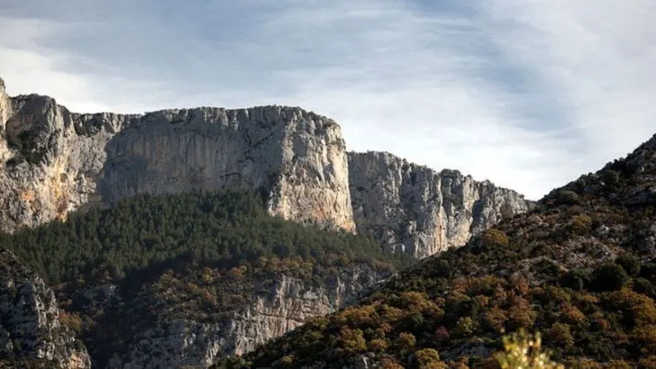 Along the route from Marseille to Nice, 5 natural parks reveal the French Riviera at its best