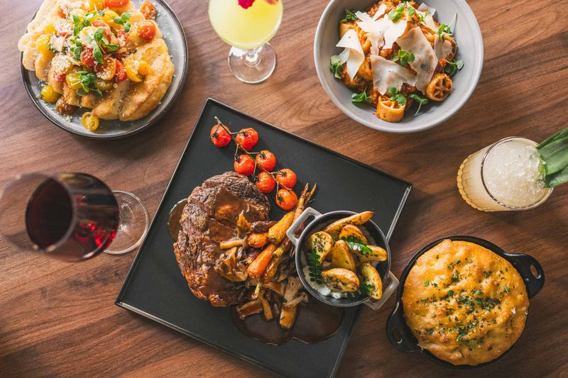 Willow & Ivy (Lenox Hotel)