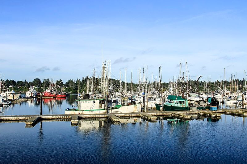 Coos Bay / Charleston — sheltered basins and short marina walks
