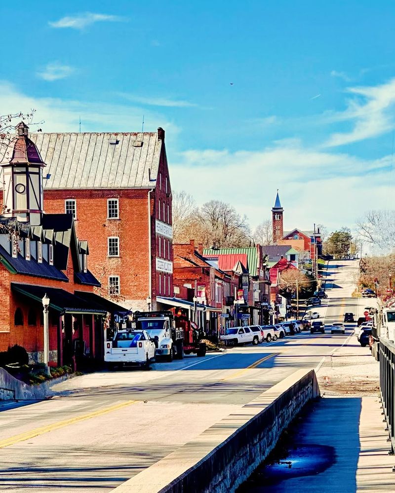 Main Street: Where Conversations Last Longer Than Transactions