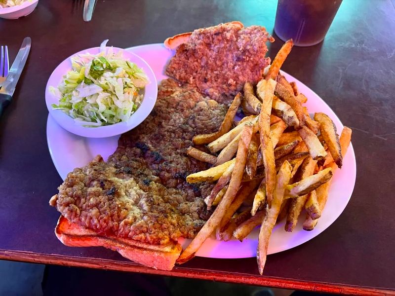 Mary’s Café—Strawn