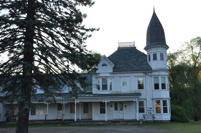 Eustis — Cozy Winter Retreat