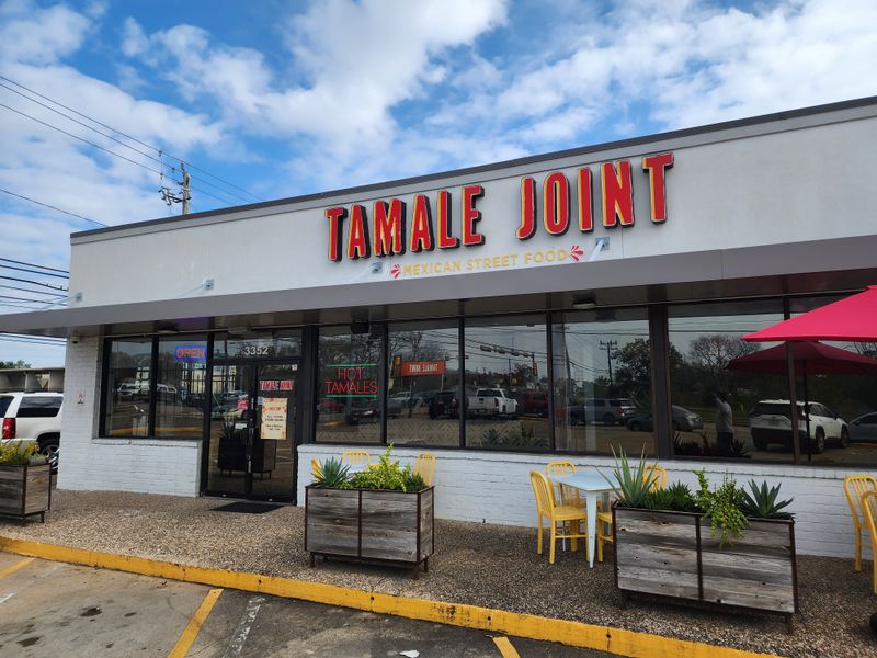 Salsas, Sides, and That Fresh Chip Crunch