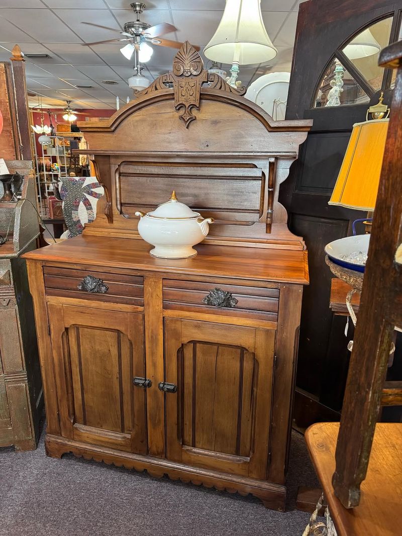 Jenifer’s Antiques — Conway