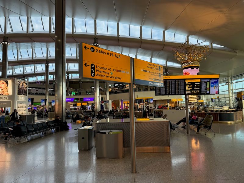 Heathrow Airport (LHR)