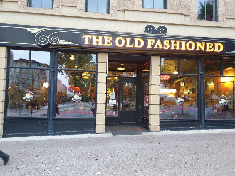 Root Beer On Tap, Cocktails That Shine