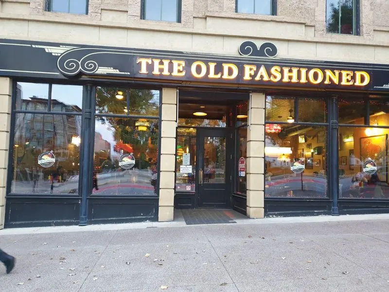 Root Beer On Tap, Cocktails That Shine