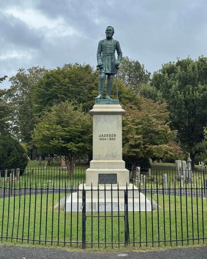 Stonewall Jackson Memorial Cemetery Walk