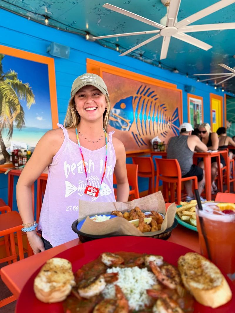 Smart Timing: Beating Lines and Savoring the Vibe