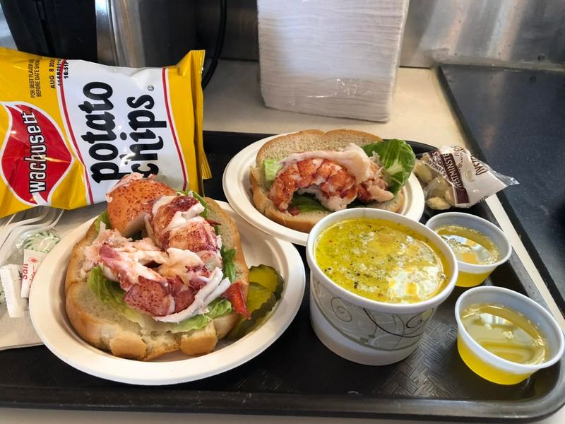 Geno’s Chowder & Sandwich Shop