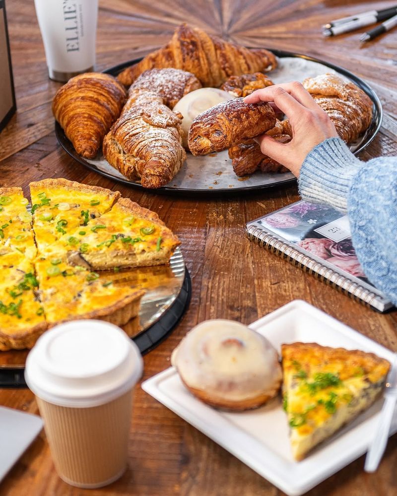 Ellie’s — Providence