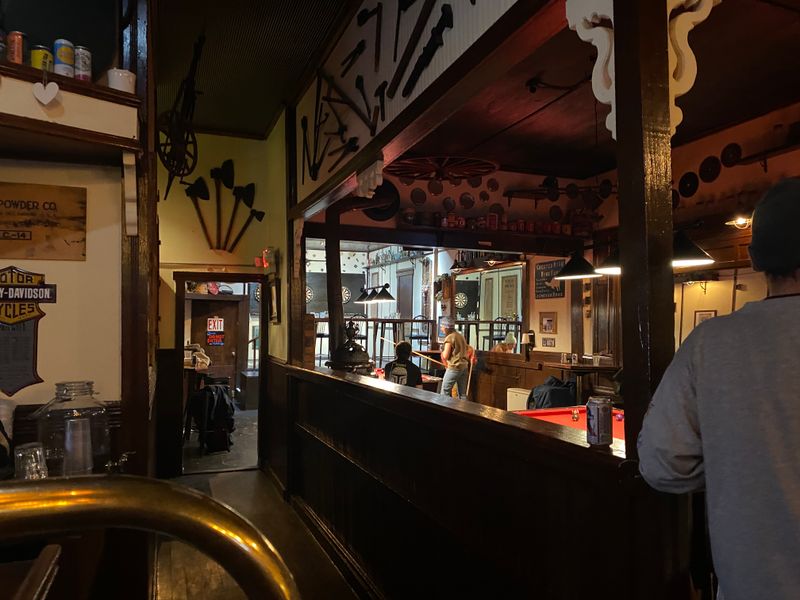 Après on the Avenue