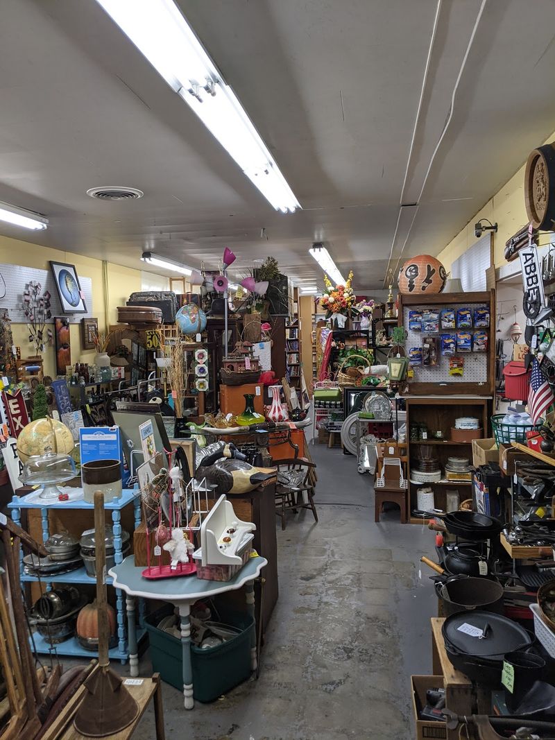 Rummage-Style Treasure Hunt Lanes