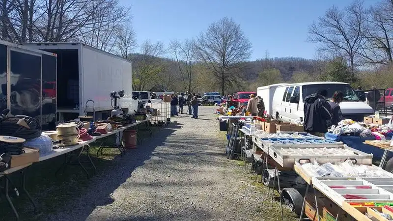 Pence Springs Flea Market