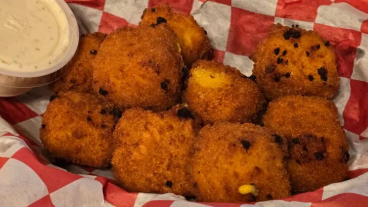 Fans Travel Across Florida for Chicken Wings at This Old-School BBQ Joint