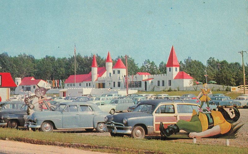 Holiday Roadside Attractions