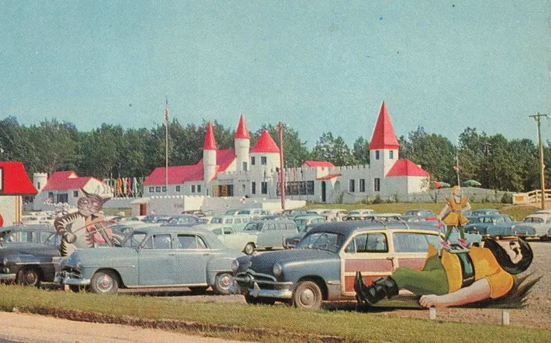 Holiday Roadside Attractions