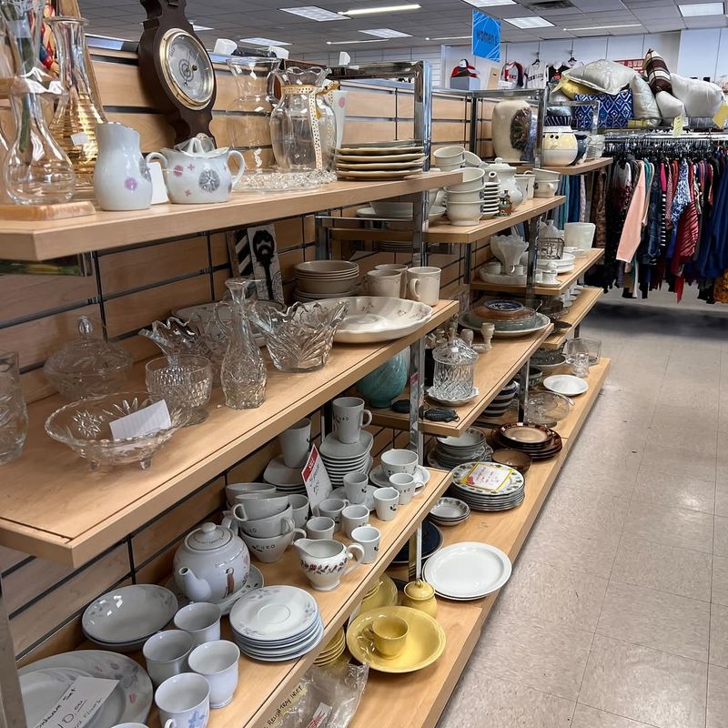 Common Threads Thrift — Cleveland