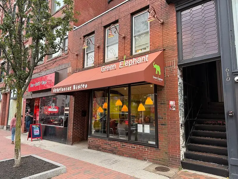 Green Elephant Vegetarian Bistro (Portland)