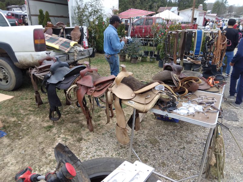 Hunting Vintage, Tools, And Collectibles