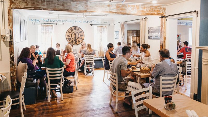 Pro Tips: Reservations, Timing, and Price