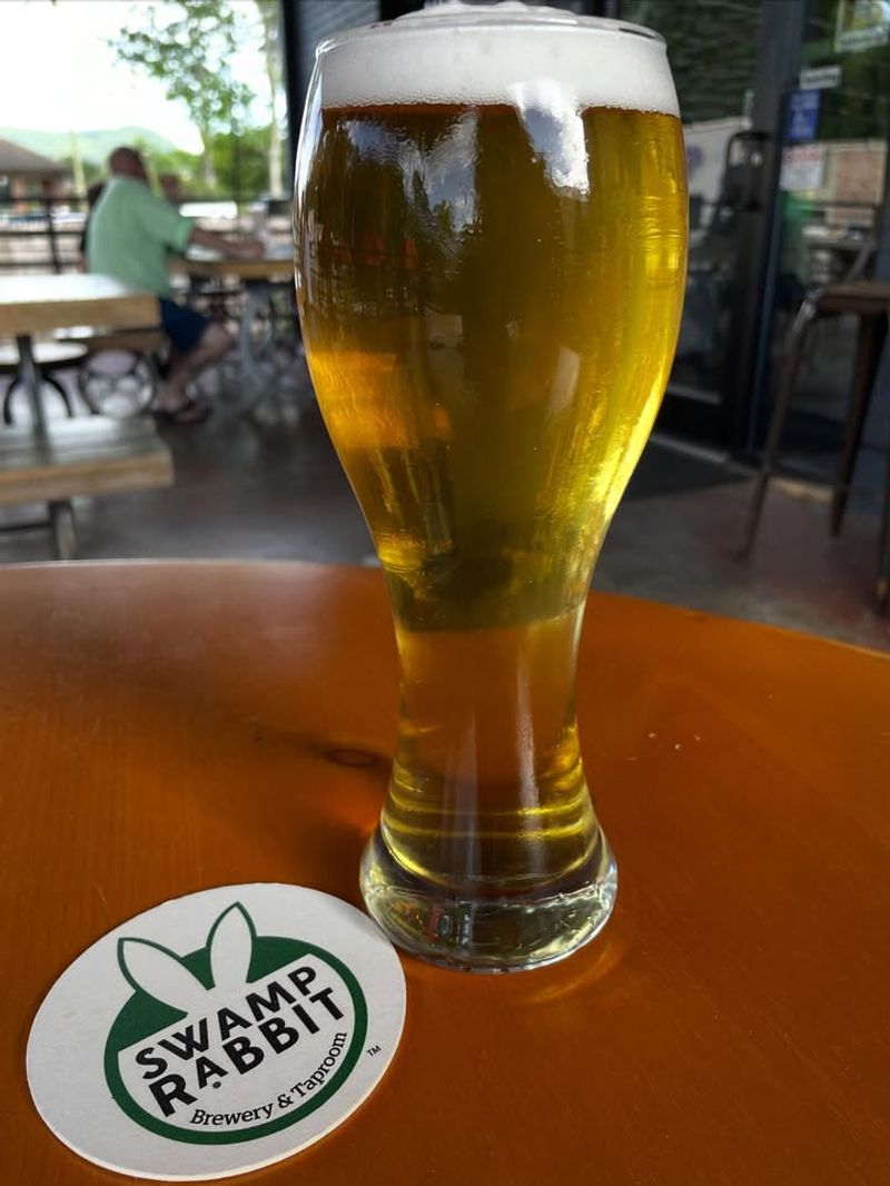 Local Brews and Small-Batch Sips