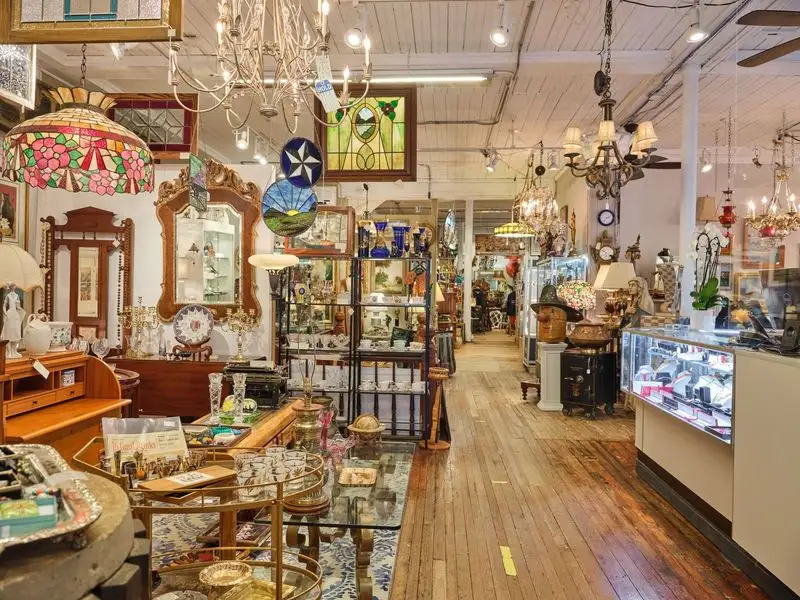 Multi Floor Maze of Dealers