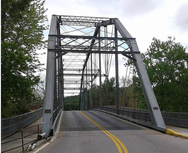 Where Nature Meets Quiet: Trails Along the Kentucky River Cliffs