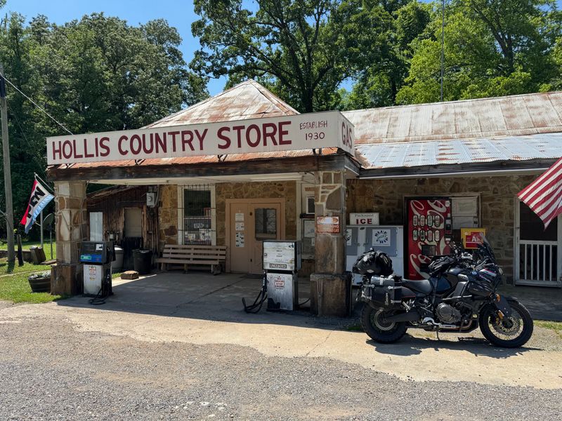Hollis Country Store (Plainview)