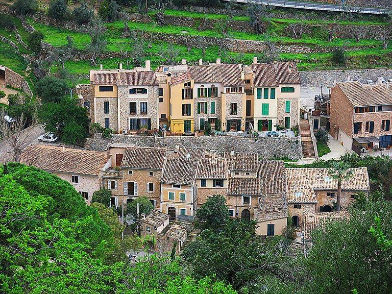 Visit the Town of Deià