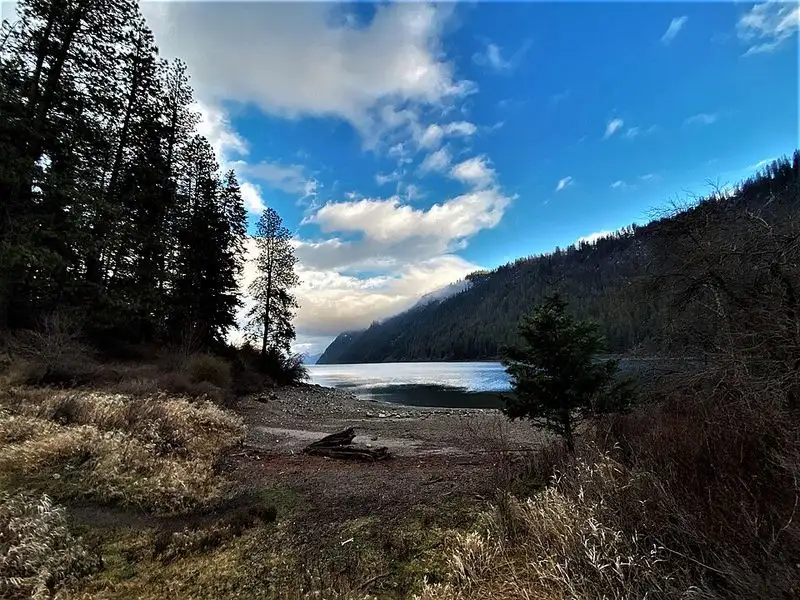 Diverse Outdoor Activities: Hiking Trails