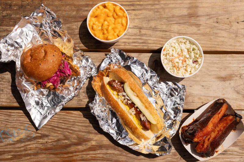 Ray Ray’s Hog Pit / Ray Ray’s BBQ